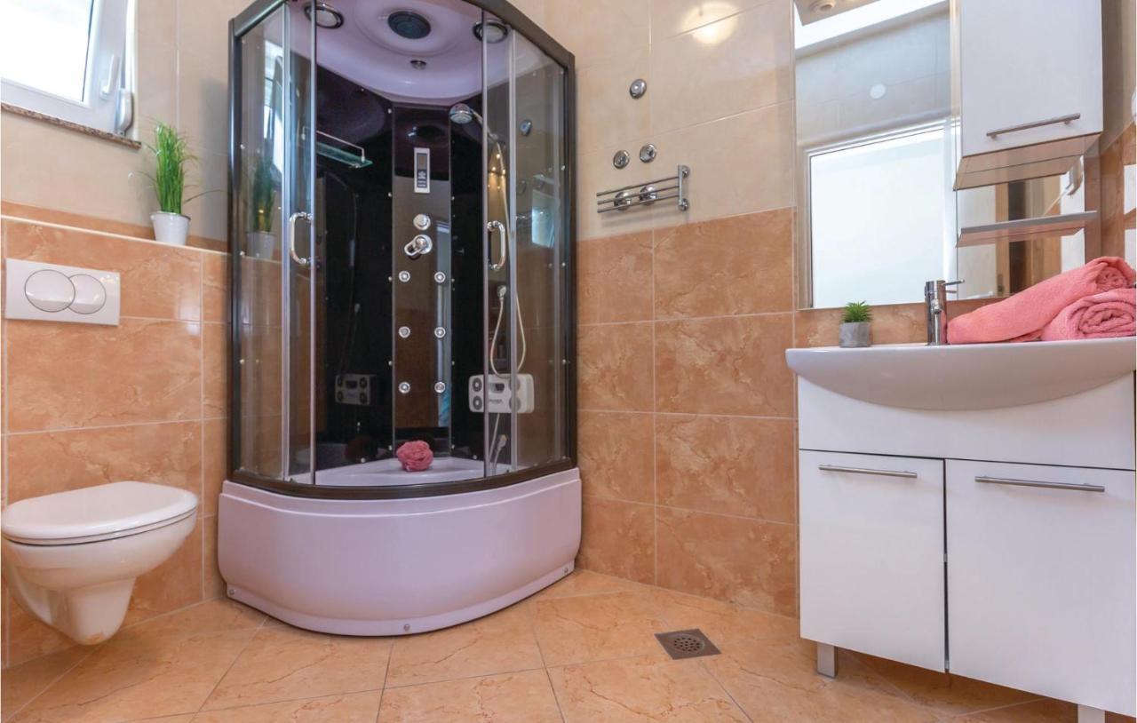 Beautiful Apartment In Krvavica With Kitchen Esterno foto
